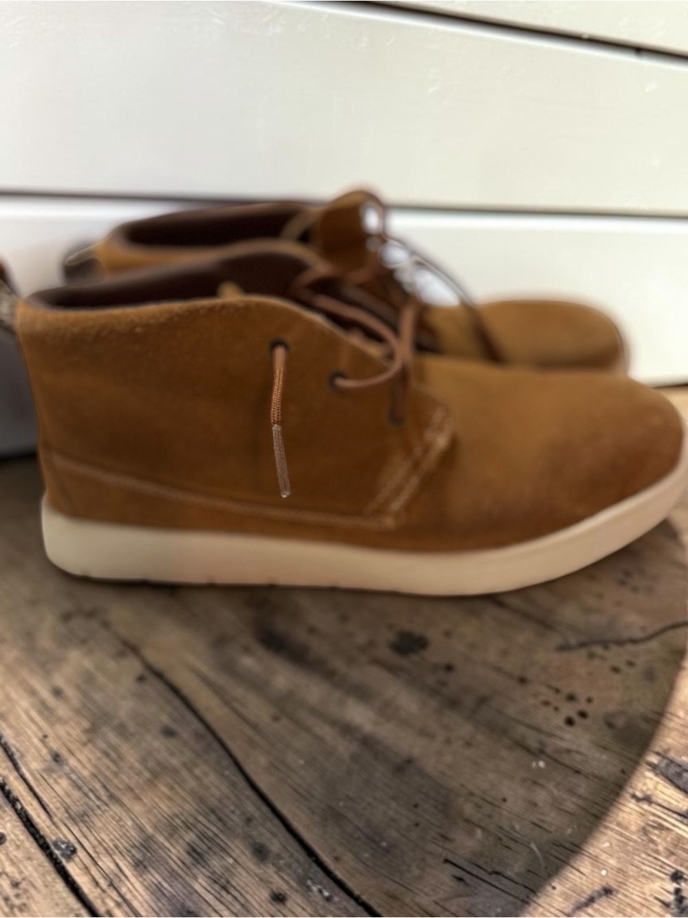 UGG Suede Chukka Boots Womens 5 Tan Lace Up Treadlite Sole Ankle Boot - Picture 2 of 15